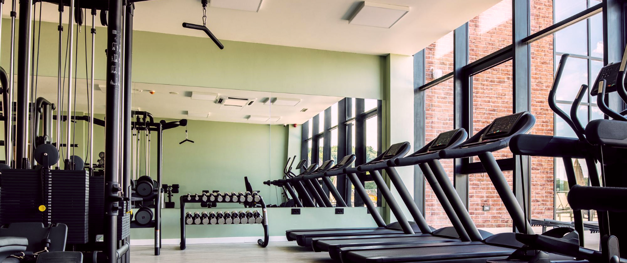 Тренажерный зал «Fit.Studio» с оборудованием для тренировок